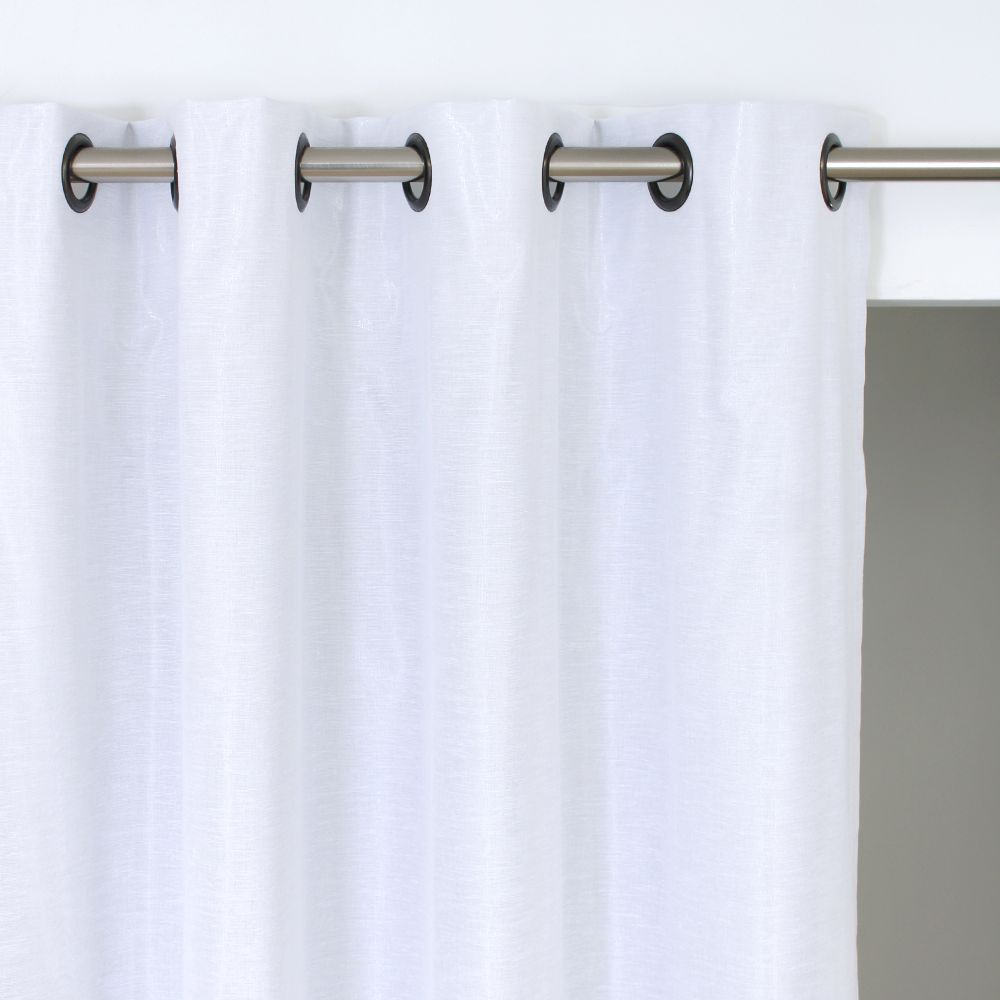 Voilage thermique blanc Moondream Lilou sur tringle pour garder de la lumière en été